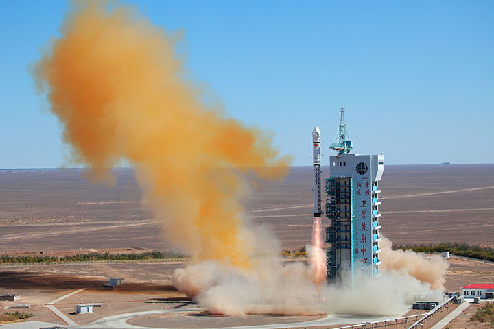 A month in space: A Chinese rocket takes off with the Vene