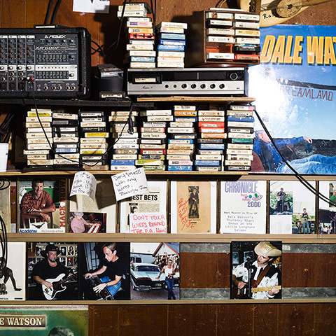 Austin Gallery: Ginny's Little Longhorn Saloon, Austin, Texas