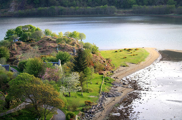 Xmas cottages: Loch Crinan, Argyll 