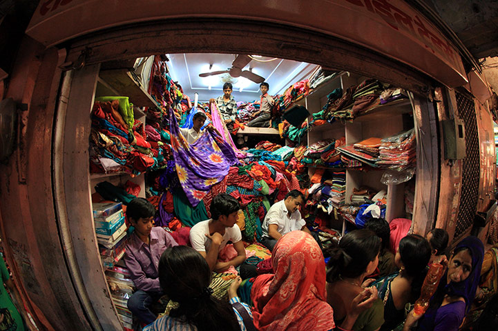 Readers comp Nov2012: sari market in Jaipur, India
