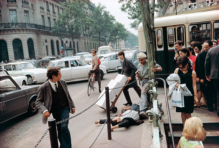 Joel Meyerowitz Monograph: A man has fallen in the street and others are only half interested