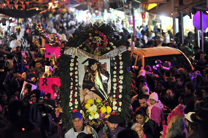 Week in music: Hundreds of fans of late Mexican singer Jenni Rivera