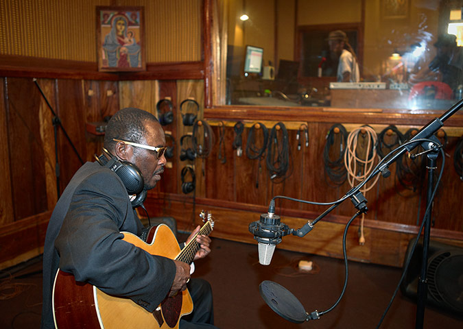 Amadou and Mariam: Amadou plays guitar for Idrissa Soumaoro's new record