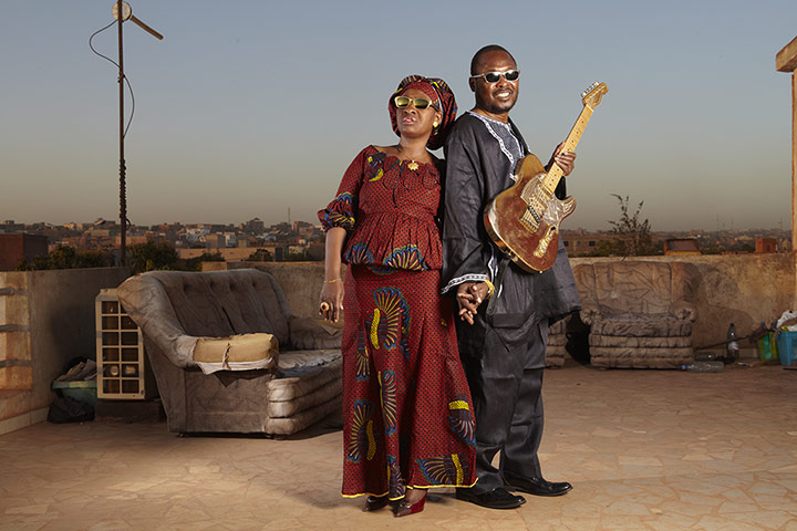 Amadou and Mariam: Amadou and Mariam on the rooftop of their house