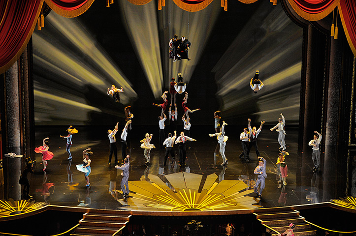 Academy Awards: Cirque du Soleil perform