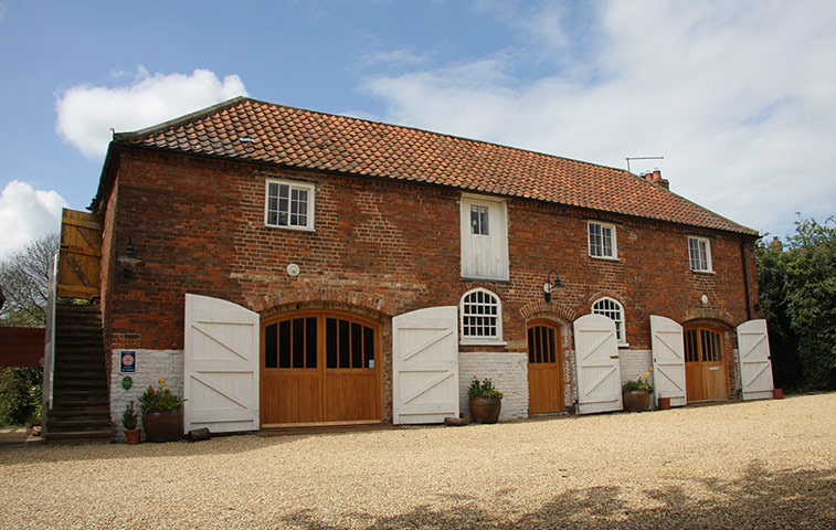 spring sites: manor house stables, lincolnshire