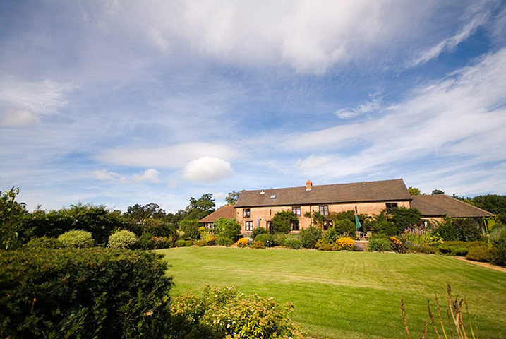 spring sites: Warren Farm Lodge, Bedfordshire