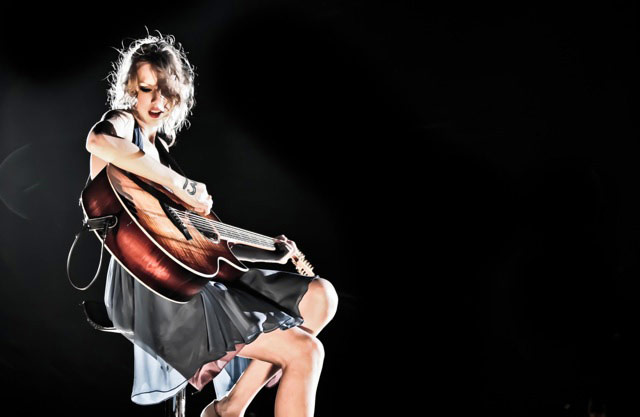 Women in Pop exhibition: She-Bop-A-Lula - Women in Pop photo exhibition - Taylor Swift