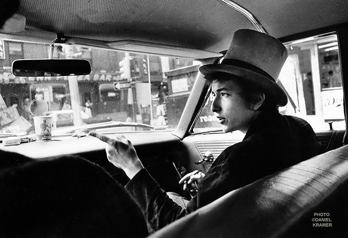 Bob Dylan multimedia show: Bob Dylan With Top Hat 