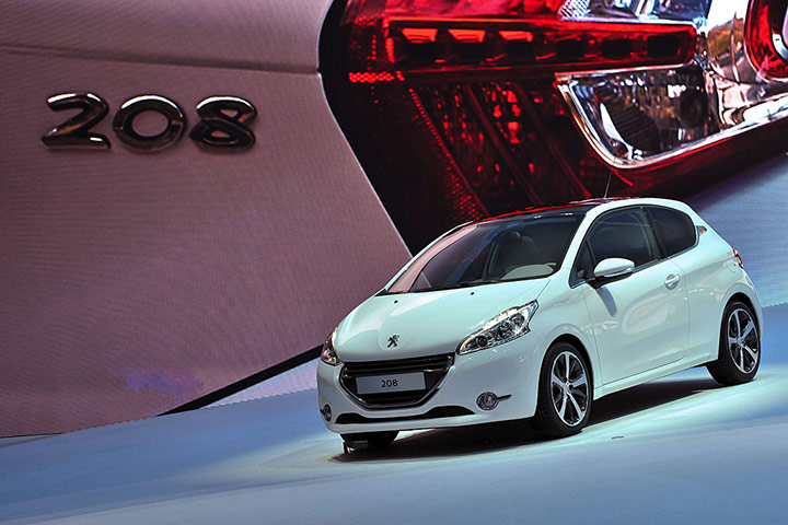 Green cars at Geneva: A new Peugeot 208 