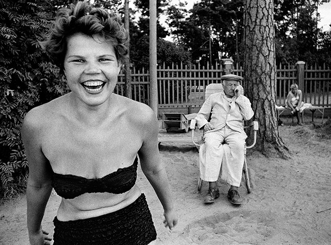 William Klein: Bikini, Moscow 1959