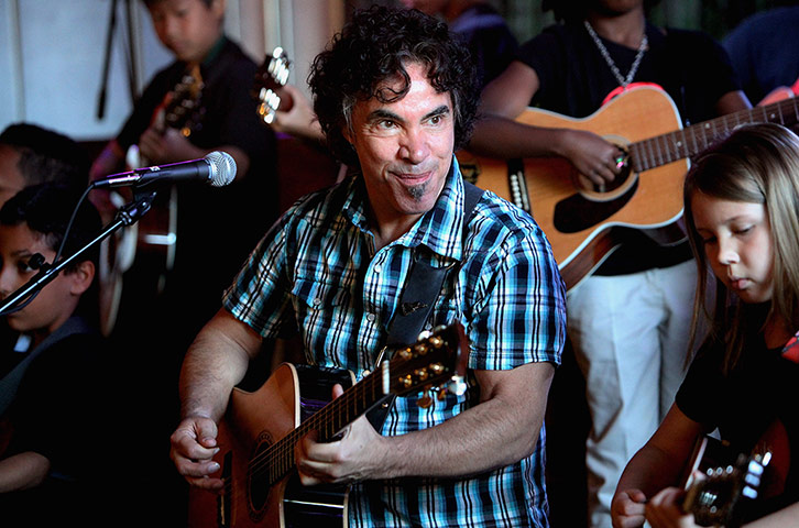 Week in Music: John Oates performs with the students from Mt. View Elementary School