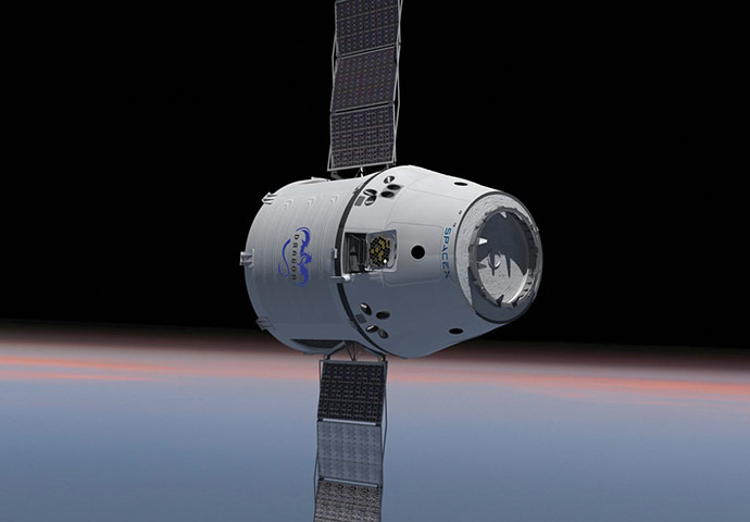 SpaceX Falcon 9: Side View of the Dragon Spacecraft