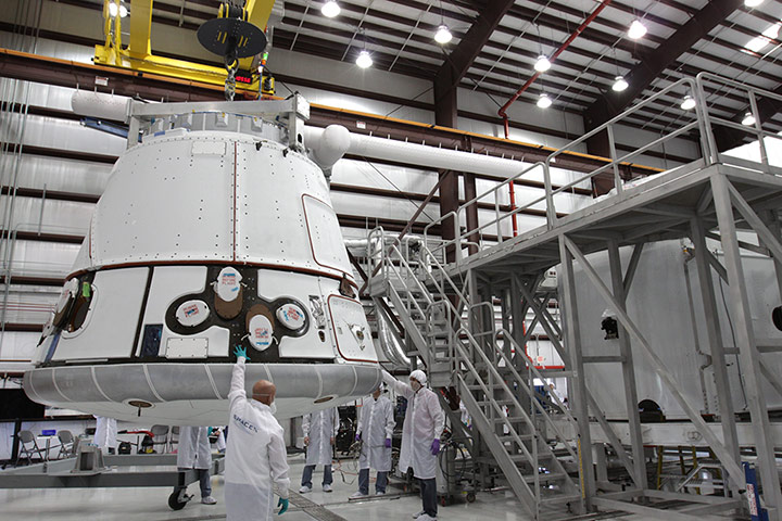 SpaceX Falcon 9: Dragon Capsule