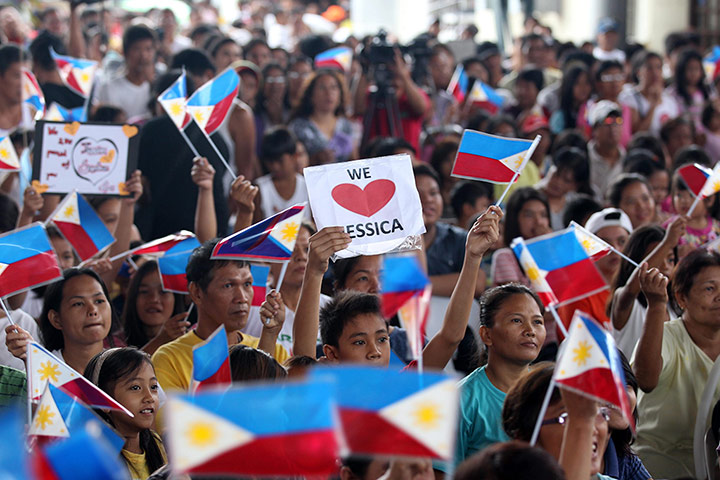 The week in music: Jessica Sanchez fans in the Philippines