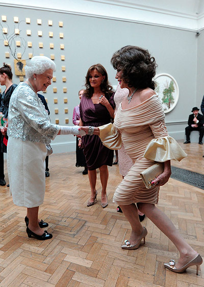 The Queen's handshakes - in pictures