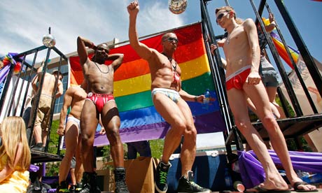 Gay-pride-parade-008.jpg