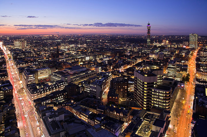 London from the rooftops : London at night 