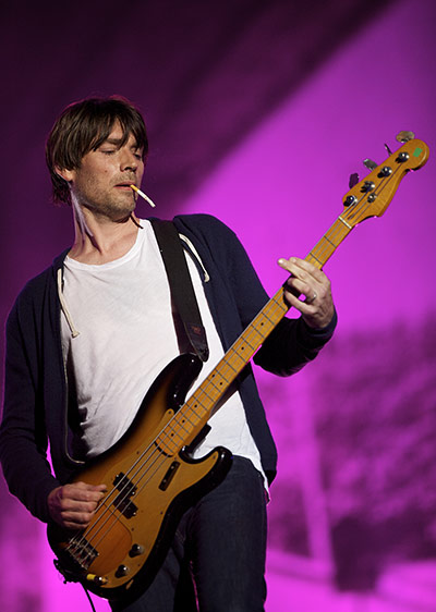 Blur in Hyde Park: Bassist Alex James seems to be focusing on his cigarette ash