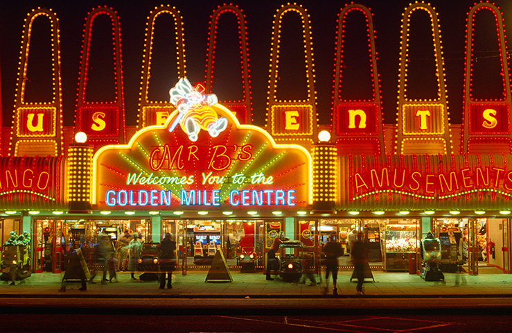 Blackpool illuminations: 1993: Blackpool's Golden Mile at night