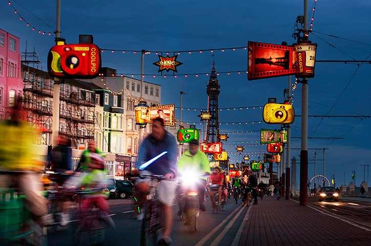 Blackpool illuminations: 2007: Cyclists who took to the streets of Blackpool for the Ride the Lights