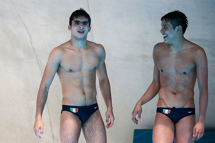 Fab abs gallery: Olympics Day 3 - Diving