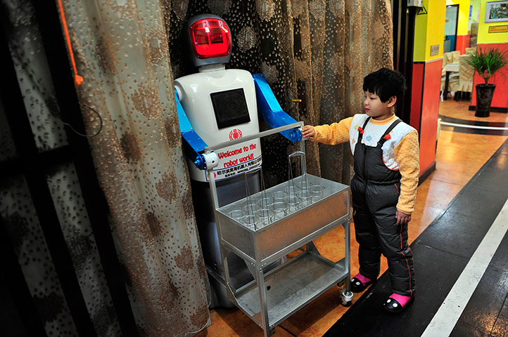 Robot Restaurant: a robot that specialises in delivering drinks to the tables