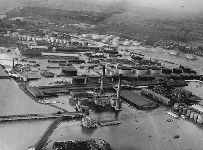 Floods 1953: Oil Wells At Greenhithe.