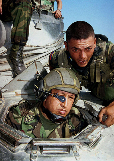 2001: President Hugo Chávez inspects military manoeuvres
