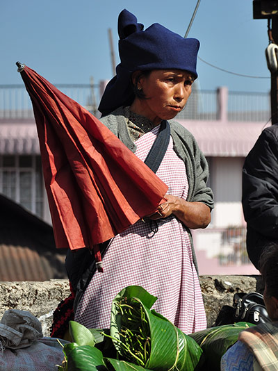 Meghalaya: In Cherrapunjee, the garment of choice for women is a gingham apron. 