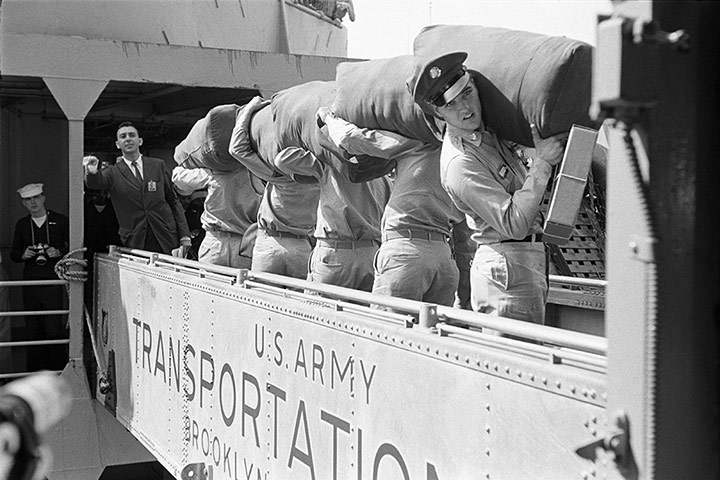 Unseen Elvis: Elvis and fellow soldiers