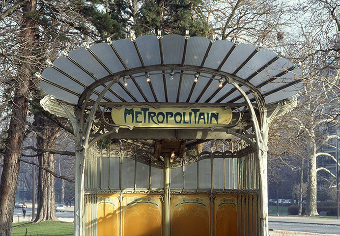 World subways: Porte Dauphine metro station, Paris 