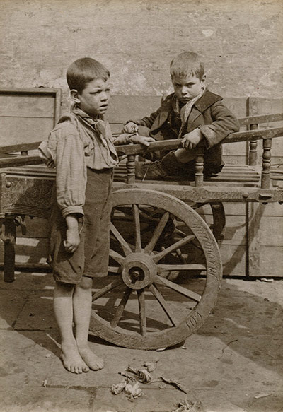 Spitalfields nippers: Two boys and a cart