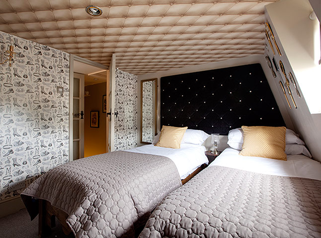 Brighton: Looking Glass Cottage