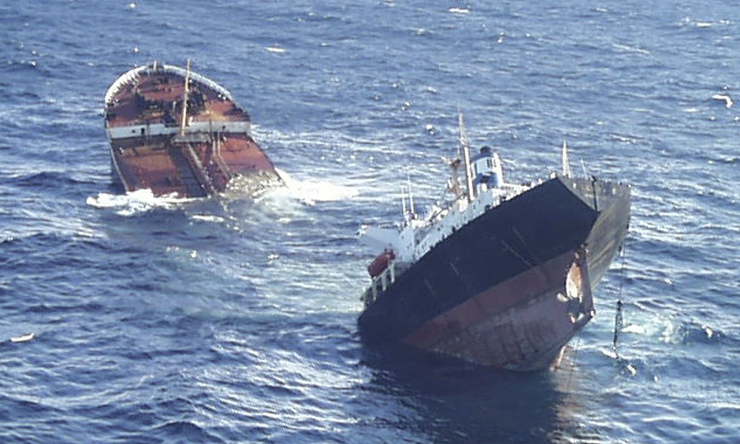 spanish-government-cleared-of-blame-for-prestige-oil-tanker-disaster