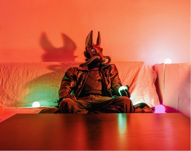 The Space Rat. This is some kind of space rat. That’s all I’ve got, I’m afraid. Oh, he’s holding an orb. Which I’m pretty sure he got in IKEA.