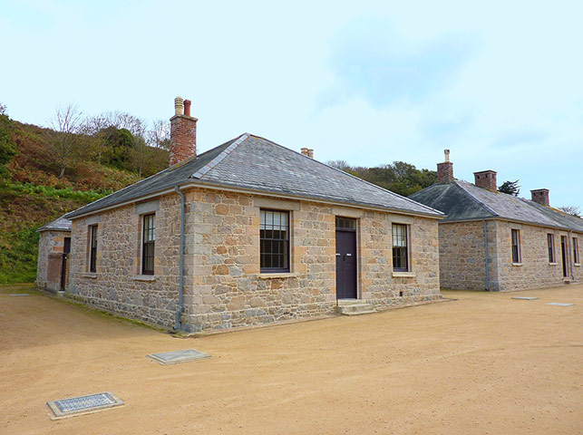 Cool Cottages:Channel Isl: Officers' Quarter,