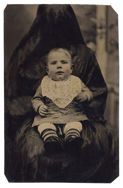 Hidden mothers: Mother and baby portrait