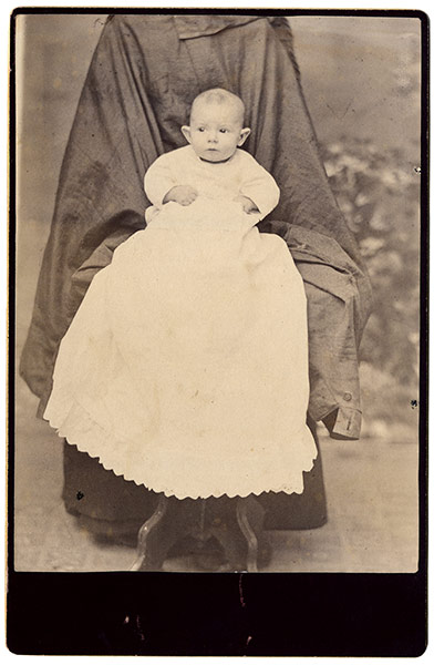 Hidden mothers: Mother and baby portrait