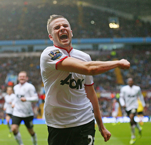 sport: Aston Villa v Manchester United - Barclays Premier League