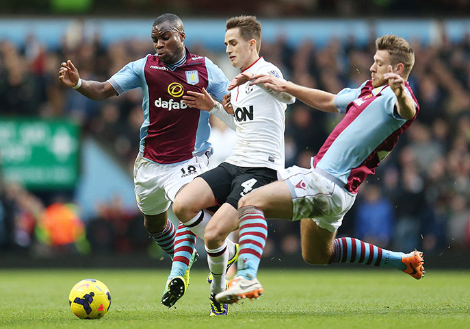 sport: Aston Villa v Manchester United - Barclays Premier League