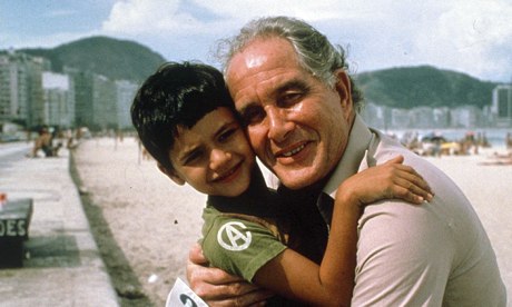 1981年罗纳德·比格斯与儿子迈克(michael)在巴西的留影.