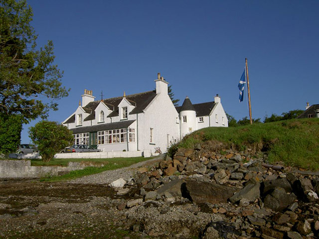 Pubs: Hotel Eilean Iarmain, Isle of Skye