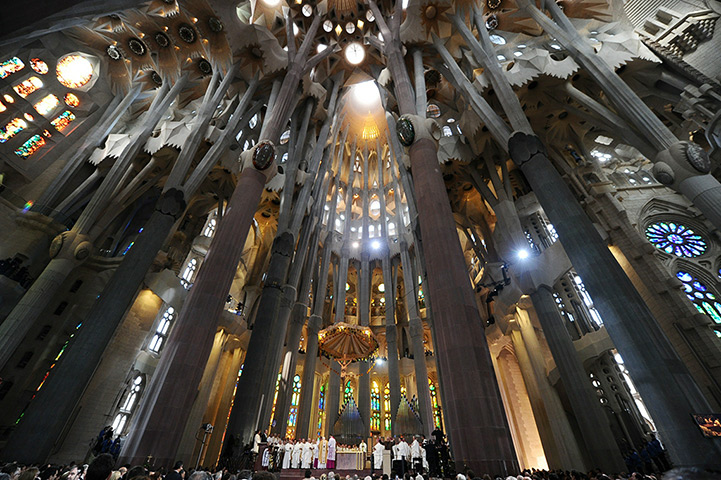 pope benedict resigns: consecration of the Sagarada Familia, in Barcelona