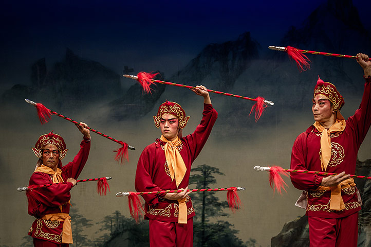 Cantonese opera: Actors on stage