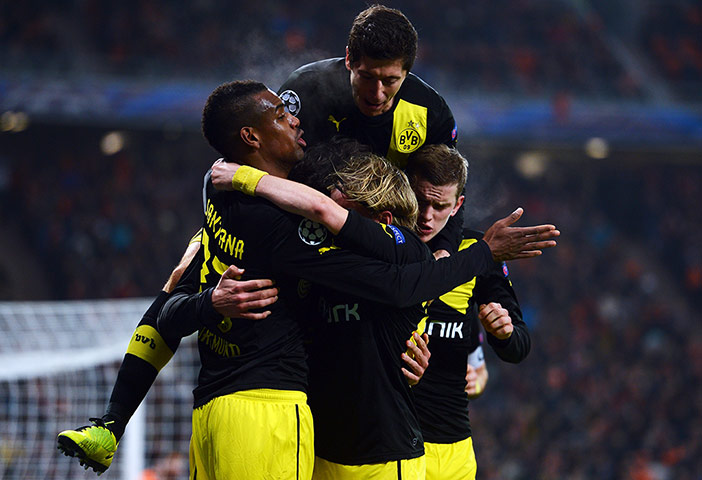 shakhtar: Borussia Dortmund players celebrate