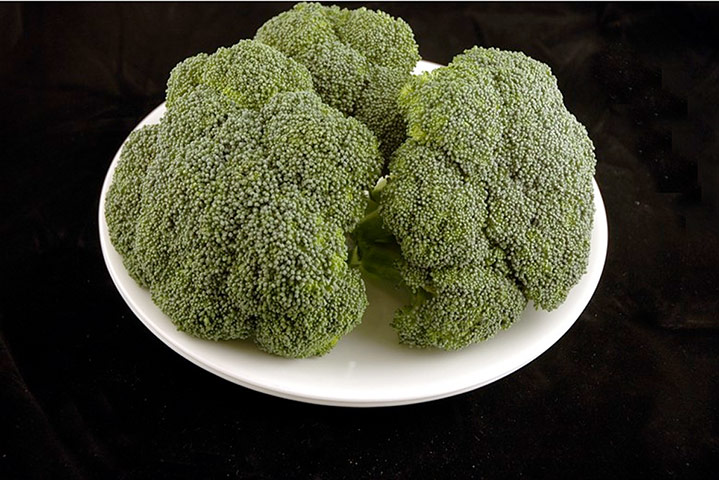 200 calories gallery: Broccoli