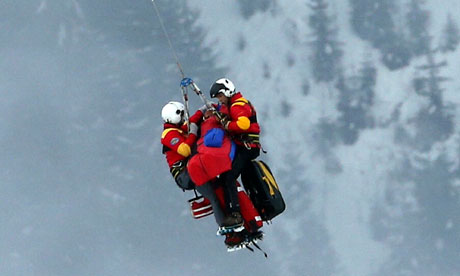 Lindsey Vonn airlifted to hospital after crash