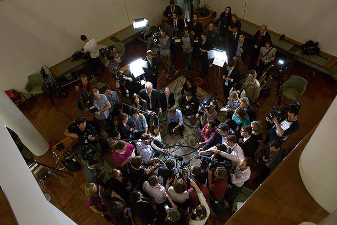 gillard: The media throng around Kevin Rudd backer Joel Fitzgibbon