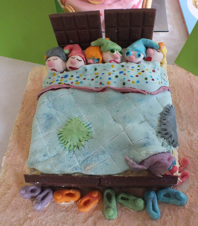 Edible books: Inspired by Snow White and the Seven Dwarfs 